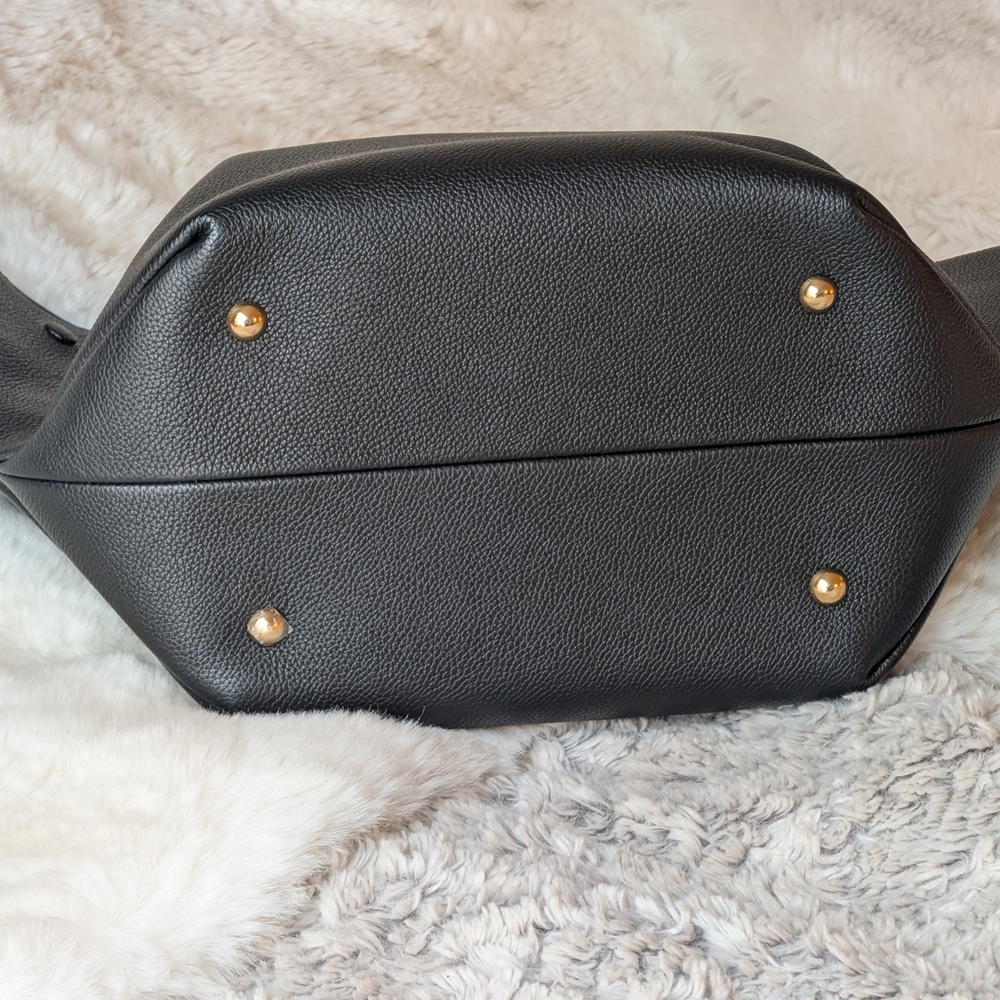 💖 LNWT Host Pick‼️❣️ Elegant Midi New York Black Leather Tote Bag 👜 - Picture 4 of 16